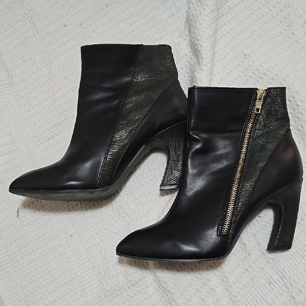 Bellini Black and Green Heeled Boots